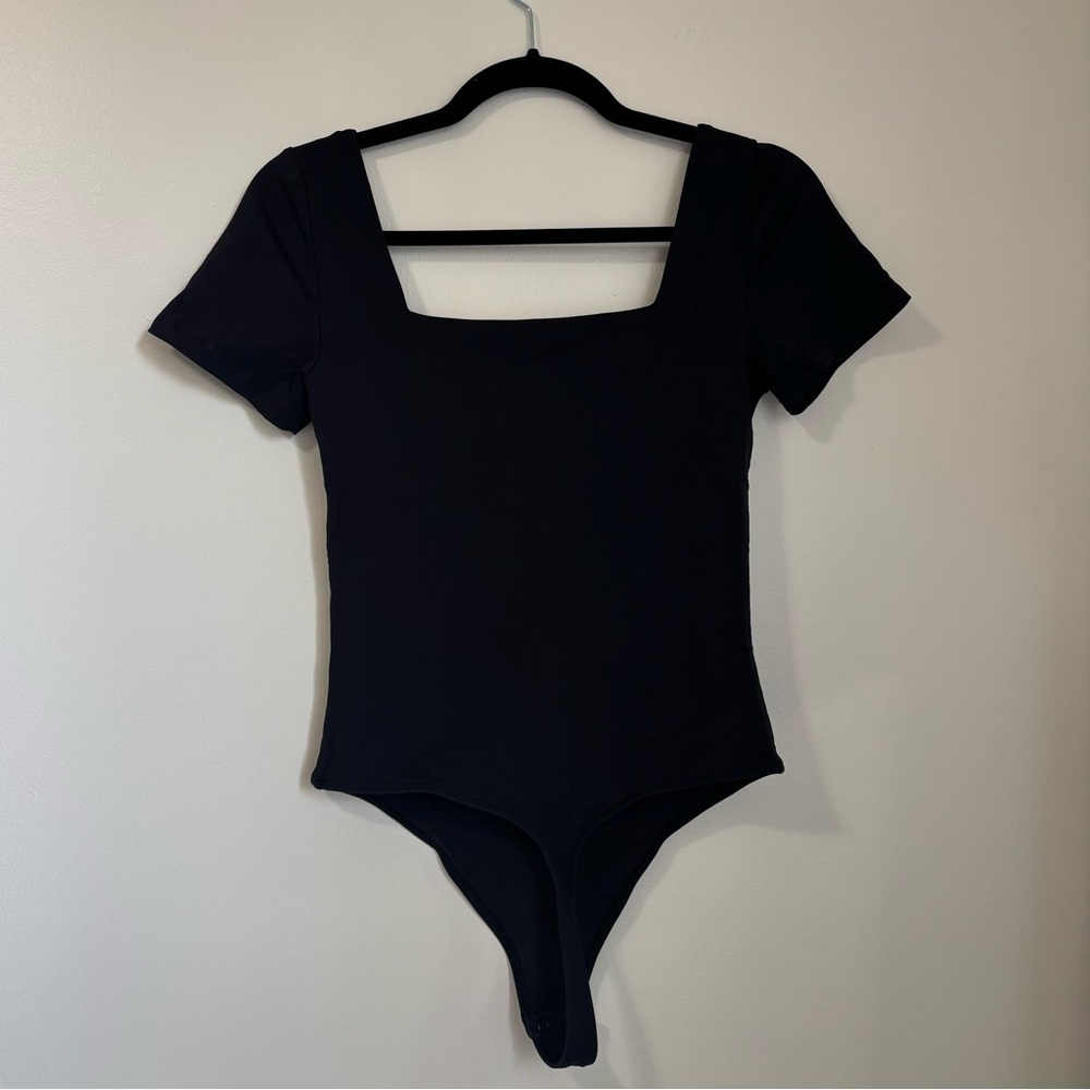 Aritzia Original Contour Squareneck Bodysuit - Picture 9 of 11